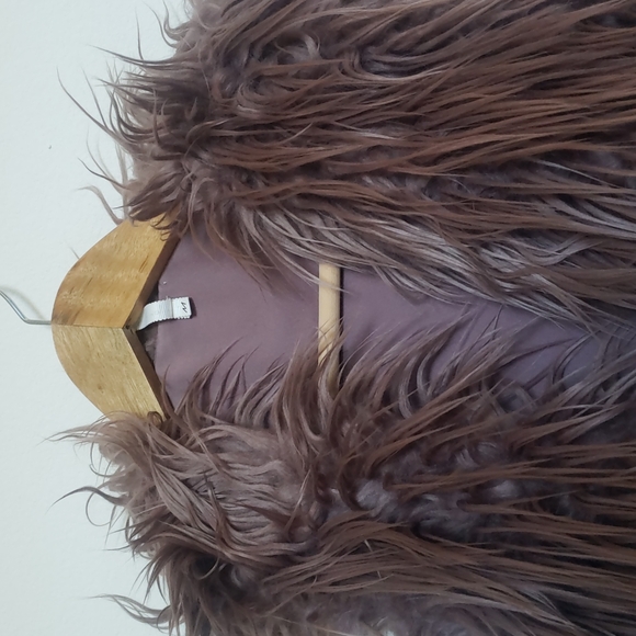 Willow & Clay fuzzy coat - Picture 3 of 4